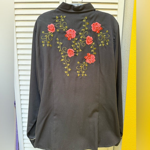 Rocky Black Shirt with Red Roses and Gold Vines - Picture 3 of 7